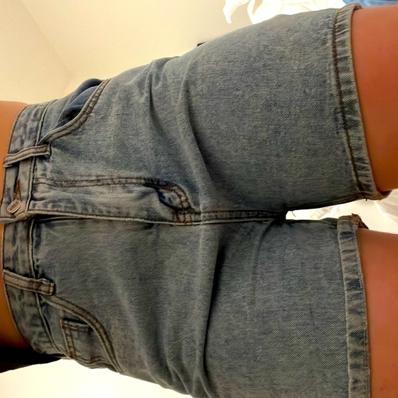 Blue jean shorts loose and comfy - Picture 1 of 3
